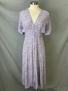 Rue Stiic Lavender Floral Flutter Sleeve Deep V Button Midi Dress Size 8